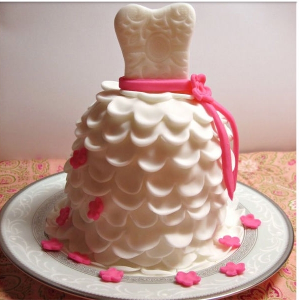 decorar pastel de boda con forma de vestido