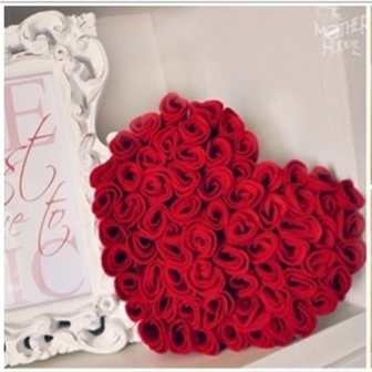 hacer corazón de rosas para decorar boda