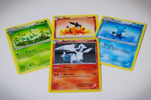 jugar con las cartas de Pokemon